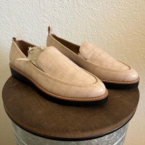 Susina Kaira-Pu Loafers Crocodile print Size 6.5